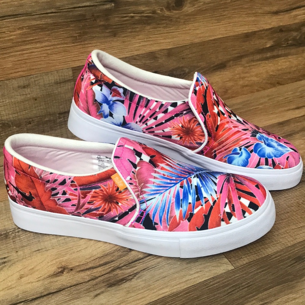 WMNS NIKE COURT ROYALE SLIP ON BRAND NEW - Picture 2 of 16